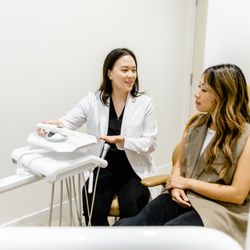 Elements Dentistry - Dr. Trisha explaining the benefits of the Trios 5 intraoral scanner
