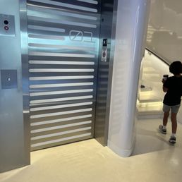 Elevator Elevator