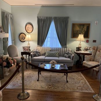 Billy Graham Library - Inside Mr. Grahams family home - Libraries Near Me - Charlotte, North Carolina
