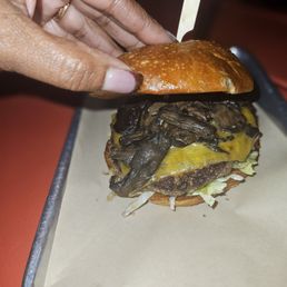 Classic Cheeseburger with mushrooms Classic Cheeseburger with mushrooms