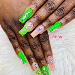 T&T Nails And Spa - Full set acrylic with design by Daisy