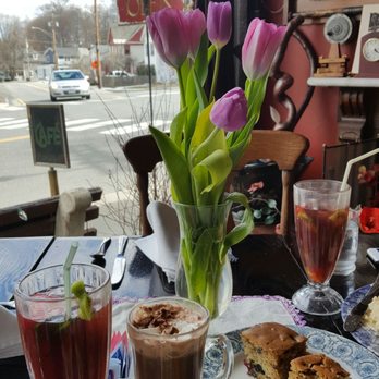 Pleasant and Main - Cafes Near Me - Housatonic, Massachusetts Pleasant and Main - Cafes Near Me - Housatonic, Massachusetts