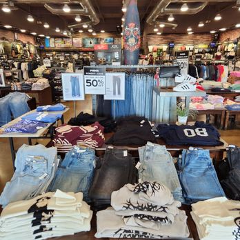 Tillys - Men's Clothing Near Me - Menifee, California
