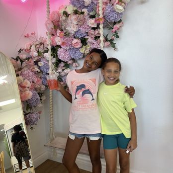 Sugarbloom Cakery And Coffee - Cafe photo op - Coffee & Tea Near Me - Redlands, California Sugarbloom Cakery And Coffee - Cafe photo op - Coffee & Tea Near Me - Redlands, California