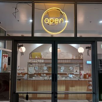 Chip Cookies - Rolling Hills - Outfront - Bakeries Near Me - Torrance, California Chip Cookies - Rolling Hills - Outfront - Bakeries Near Me - Torrance, California