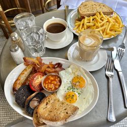 CAFE BOHEME - full english breakfast