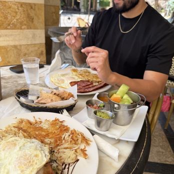 Leoné Café - Breakfast & Brunch Near Me - Las Vegas, Nevada Leoné Café - Breakfast & Brunch Near Me - Las Vegas, Nevada