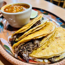Birrieria La Cabaña - Orden de Quesabirria YUUUMMM