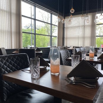 Arnette's Chop Shop - Indoor space - Steakhouses Near Me - Brookhaven, Georgia