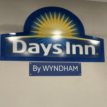 Days Inn by Wyndham Red Bluff - Front desk wall - Hotels Near Me - Red Bluff, California