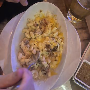 OHSO Brewery- Gilbert - Bacon Mac and cheese - Breweries Near Me - Gilbert, Arizona