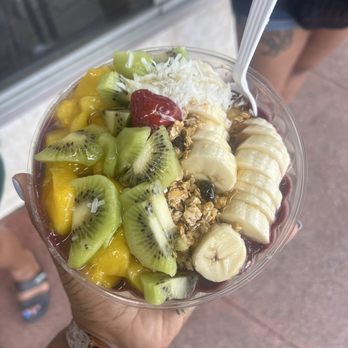 The Smoothie shop - Acai Bowl - Juice Bars & Smoothies Near Me - Miami Beach, Florida