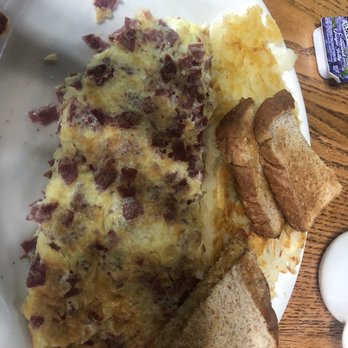 The Beachcliff Diner - Corn beef and Swiss omelette, toast and hash browns. - Diners Near Me - Lorain, Ohio