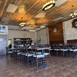 Noah's Ark Restaurant and Bakery - Spacious dining room.