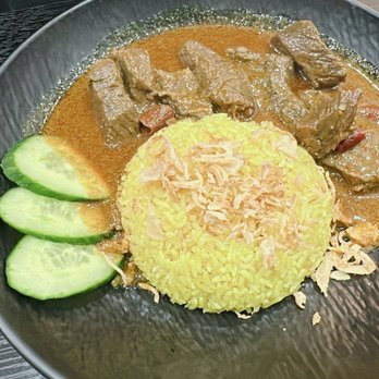 Barzar Eatery - @wulovetoeat Beef rendang - Indonesian Near Me - Vacaville, California Barzar Eatery - @wulovetoeat Beef rendang - Indonesian Near Me - Vacaville, California