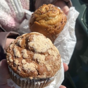 Tybean Art & Coffee Bar - Cinnamon crunch muffin and blueberry muffin - Coffee & Tea Near Me - Tybee Island, Georgia Tybean Art & Coffee Bar - Cinnamon crunch muffin and blueberry muffin - Coffee & Tea Near Me - Tybee Island, Georgia