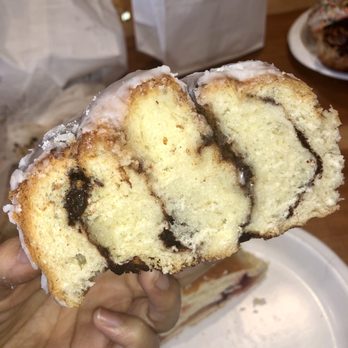 Manna Bakehouse - Cinnabon - Bakeries Near Me - Chicago, Illinois