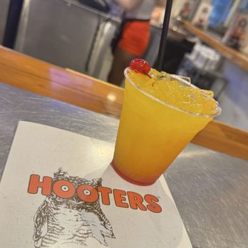Hooters - Sports Bars Near Me - Clearwater, Florida