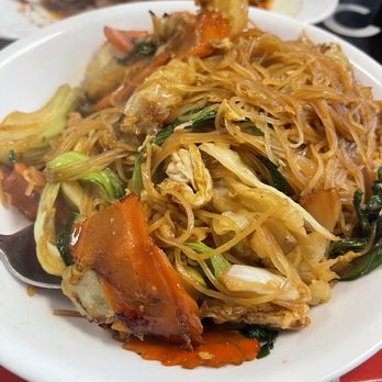 Sticky Rice Cafe - Grandmas noodles with veggies (background is beef carpaccio) - Laotian Near Me - Knoxville, Tennessee Sticky Rice Cafe - Grandmas noodles with veggies (background is beef carpaccio) - Laotian Near Me - Knoxville, Tennessee