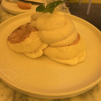 Flipper's - Yummy whipped topping - Pancakes Near Me - West Hollywood, California Flipper's - Yummy whipped topping - Pancakes Near Me - West Hollywood, California