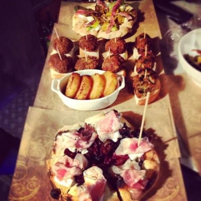 All'Ombra Della Piazza by null