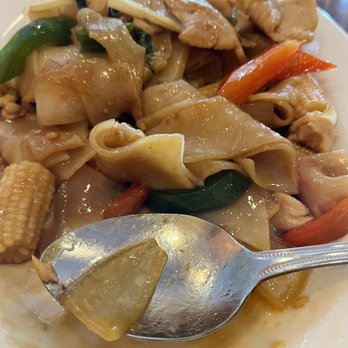 Dee Garden Thai Kitchen - Thai Near Me - West Jordan, Utah