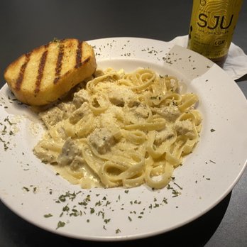 Pizza Piola - Fettuccine Alfredo with chicken - Pizza Near Me - San Juan, Puerto Rico Pizza Piola - Fettuccine Alfredo with chicken - Pizza Near Me - San Juan, Puerto Rico