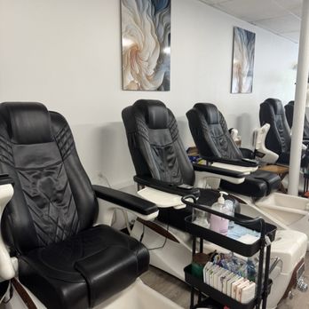Black Rock Nail Spa - Pedicure Chairs - Waxing Near Me - Bridgeport, Connecticut