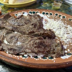 El Sorullo - Chilaquiles with carne asada