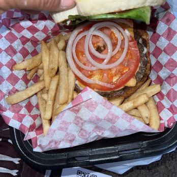 Street Munchies - Burgers Near Me - Milwaukee, Wisconsin Street Munchies - Burgers Near Me - Milwaukee, Wisconsin