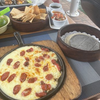 Jugo de Limón - Make your own Quesadilla - Seafood Near Me - Cancún, ROO Jugo de Limón - Make your own Quesadilla - Seafood Near Me - Cancún, ROO