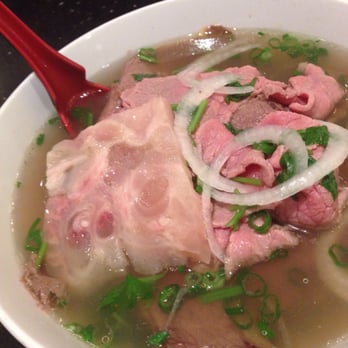 Pho Saigon Pearl - 17. Phò Tái Chín Gân: Pho with Steak, Brisket & Soft Tendon - Vietnamese Near Me - Irvine, California Pho Saigon Pearl - 17. Phò Tái Chín Gân: Pho with Steak, Brisket & Soft Tendon - Vietnamese Near Me - Irvine, California