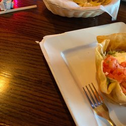 Los Amigos - So my food arrived on a broken plate.