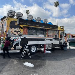 Leos Tacos Truck
