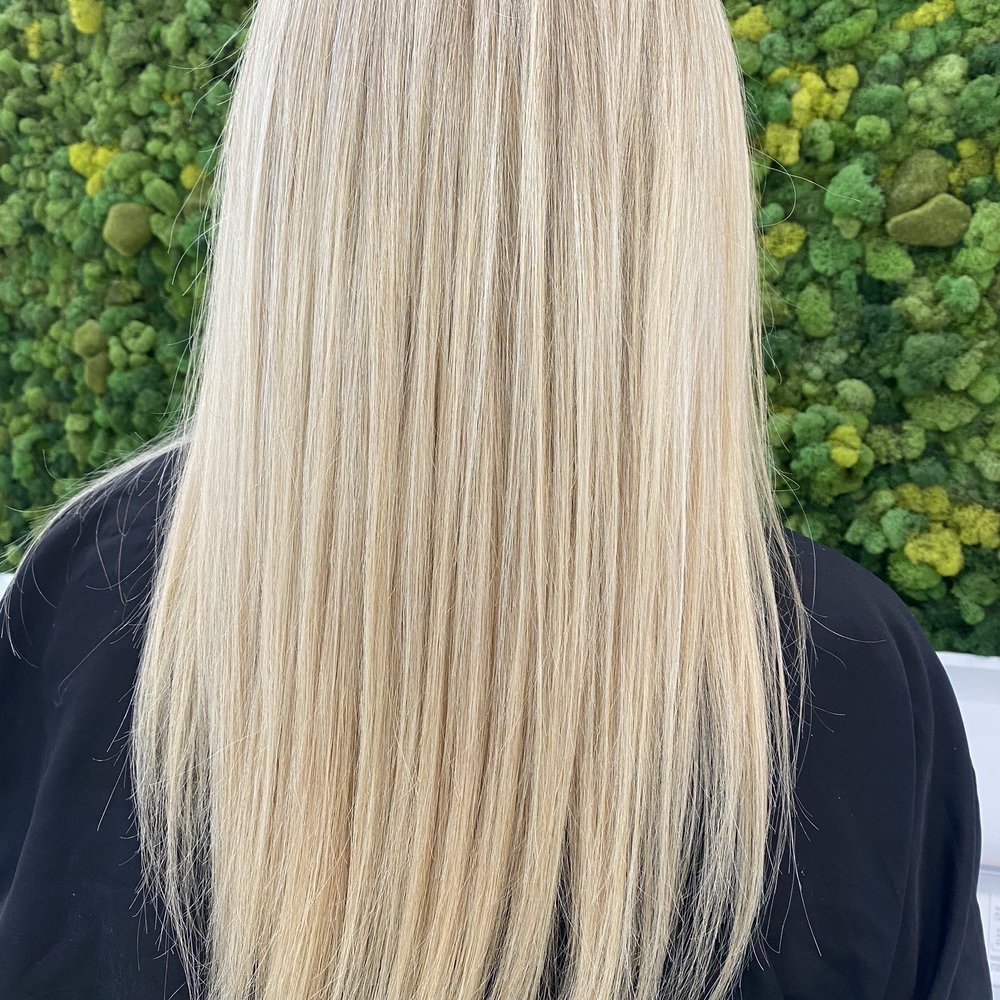Studio Nai - Blonde highlights - Hair Salons Near Me - Los Angeles, California Studio Nai - Blonde highlights - Hair Salons Near Me - Los Angeles, California