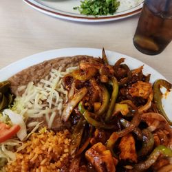 Chicken a la diabla with vegetables