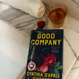 Perfect tub for a book and wine