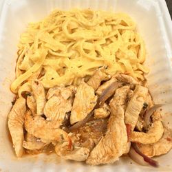 Mimi's Peruvian Cuisine - Tallarines Huancainos con Lomo al Jugo (chicken)