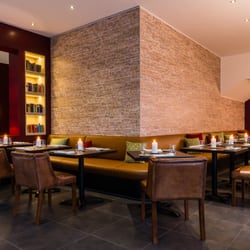Plaza Grill - Restaurant