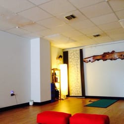 Hummingbird Yoga And Massage - Yoga studio