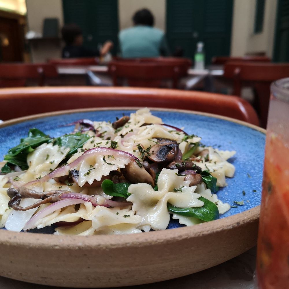 Cortiço Carioca - For mushroom lovers - - - farfalle with spinach mushrooms and caramelized onions - - - vegan too - Brazilian Near Me - Rio de Janeiro, RJ
