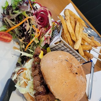 Les Deux Copains - a burger and french fries - Soup Near Me - Montreal, Quebec Les Deux Copains - a burger and french fries - Soup Near Me - Montreal, Quebec