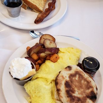 Reflect Bistro - Kids French toast with bacon and fruit; farm omelette with English muffins, potatoes, and fruit. - Bars Near Me - Traverse City, Michigan