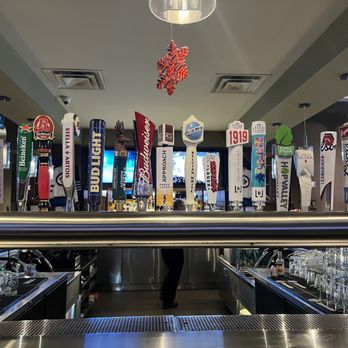 Smitty’s Restaurant & Lounge - Lounges Near Me - Winnipeg, Manitoba Smitty’s Restaurant & Lounge - Lounges Near Me - Winnipeg, Manitoba