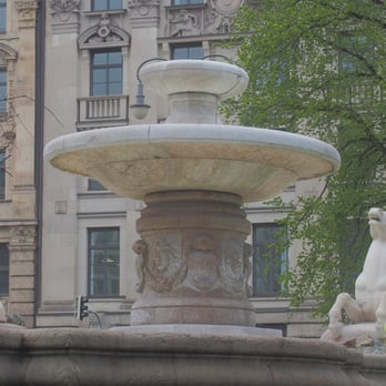 Wittelsbacher Brunnen - ...aber die "Befeuchter" sind schon da ;) - Landmarks & Historical Buildings Near Me - Munich, BY Wittelsbacher Brunnen - ...aber die "Befeuchter" sind schon da ;) - Landmarks & Historical Buildings Near Me - Munich, BY