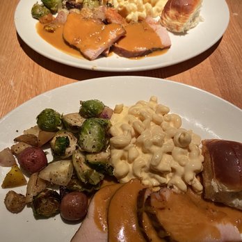 Caroline - Thanksgiving Special Turkey Plate - Bakeries Near Me - Austin, Texas