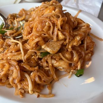 Chantanee Thai - Chicken Pad Thai - Thai Near Me - Bothell, Washington Chantanee Thai - Chicken Pad Thai - Thai Near Me - Bothell, Washington