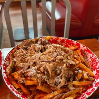 Starbecks Smokehouse - Loaded fries - Barbeque Near Me - Waterloo, Iowa