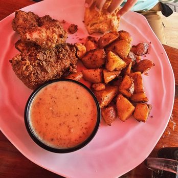 The Hen and The Hog - Fried Chicken with biscuit, sausage gravy and homefries - Breakfast & Brunch Near Me - Boca Raton, Florida The Hen and The Hog - Fried Chicken with biscuit, sausage gravy and homefries - Breakfast & Brunch Near Me - Boca Raton, Florida