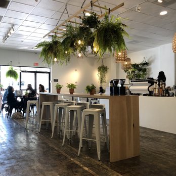 Craft & Common - Greenery everywhere! - Coffee & Tea Near Me - Orlando, Florida